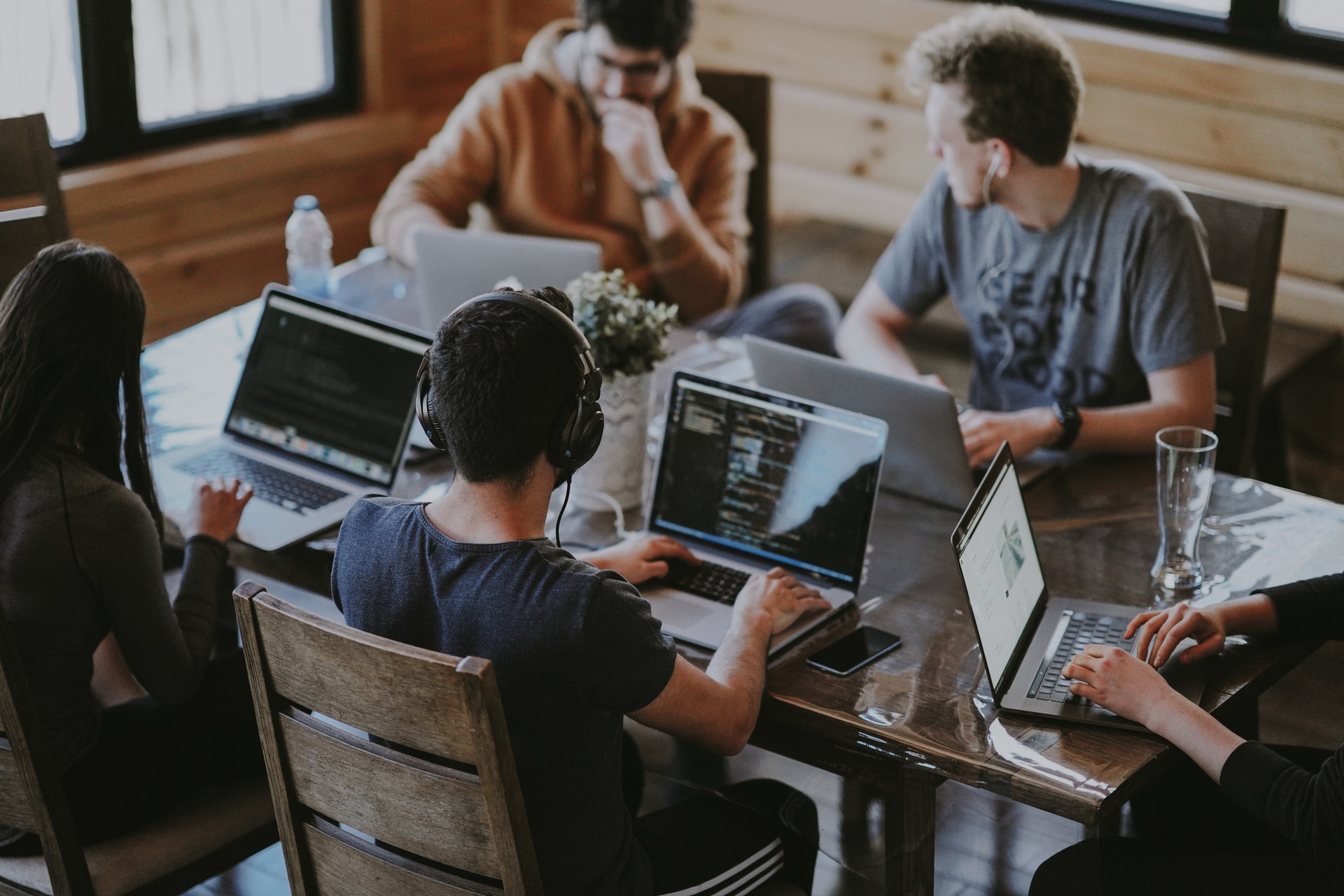 Business Teams during covid-19 &mdash; Despite Corporations